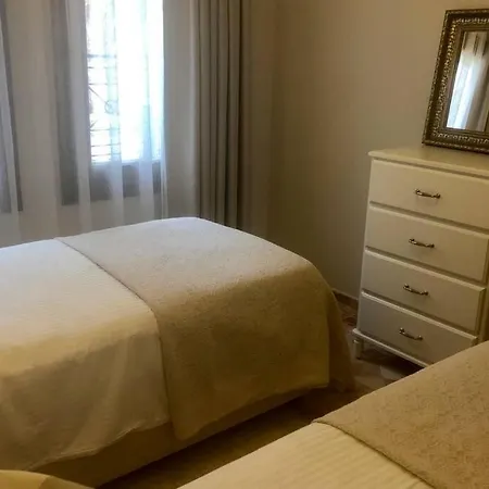 Stylish Old Town With Sea View And Pool Apartamento